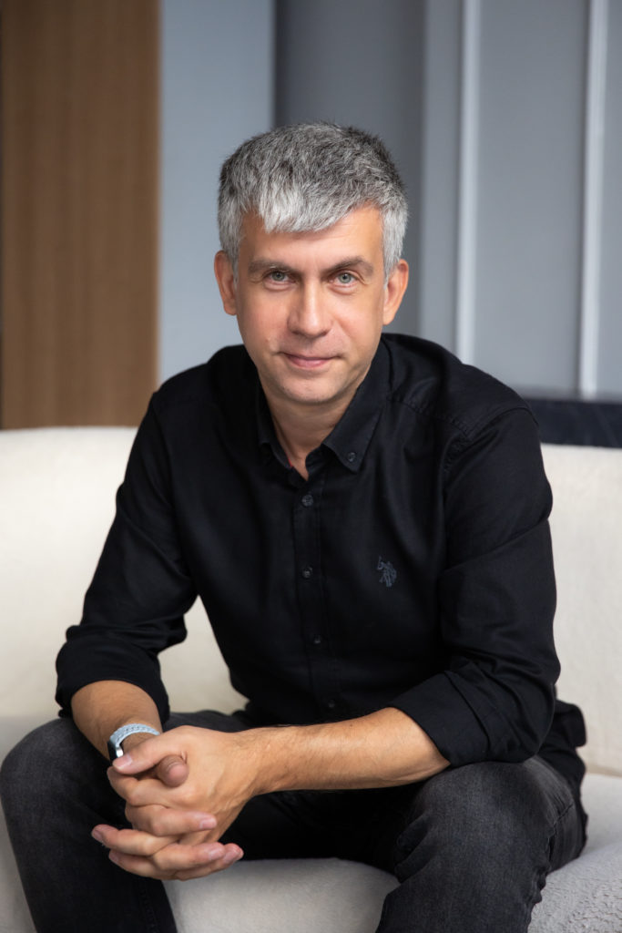 Илья Абрамов